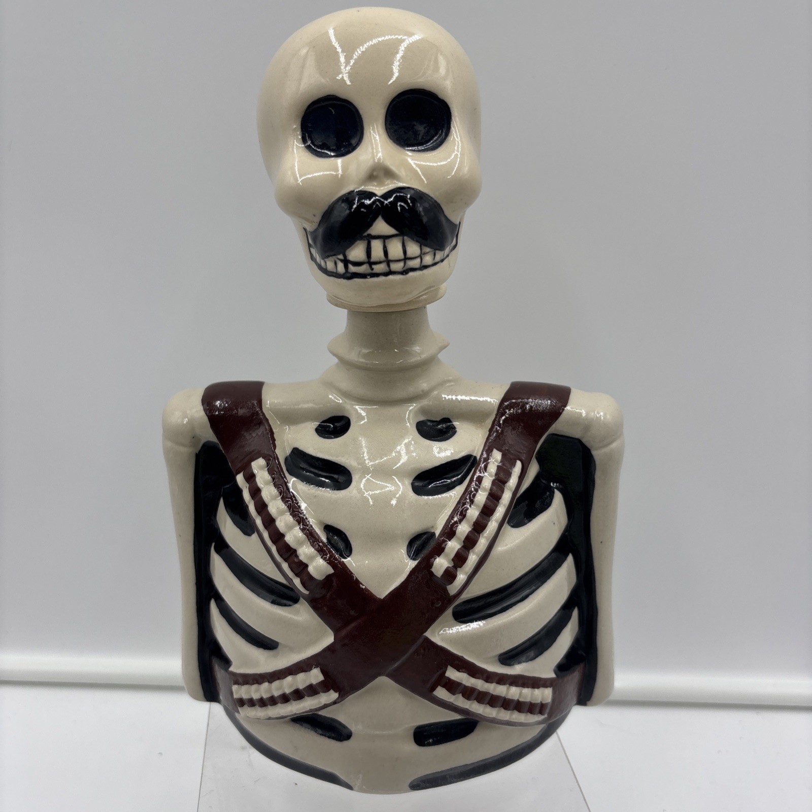 SKELLY Azulejos Blanco Tequila Glazed Pottery Skeleton Liquor Bottle Decanter