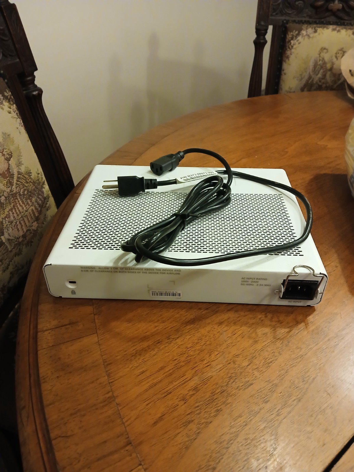 RUCKUS ICX7150-C12P-2X10G 12-PORT MANAGED SWITCH