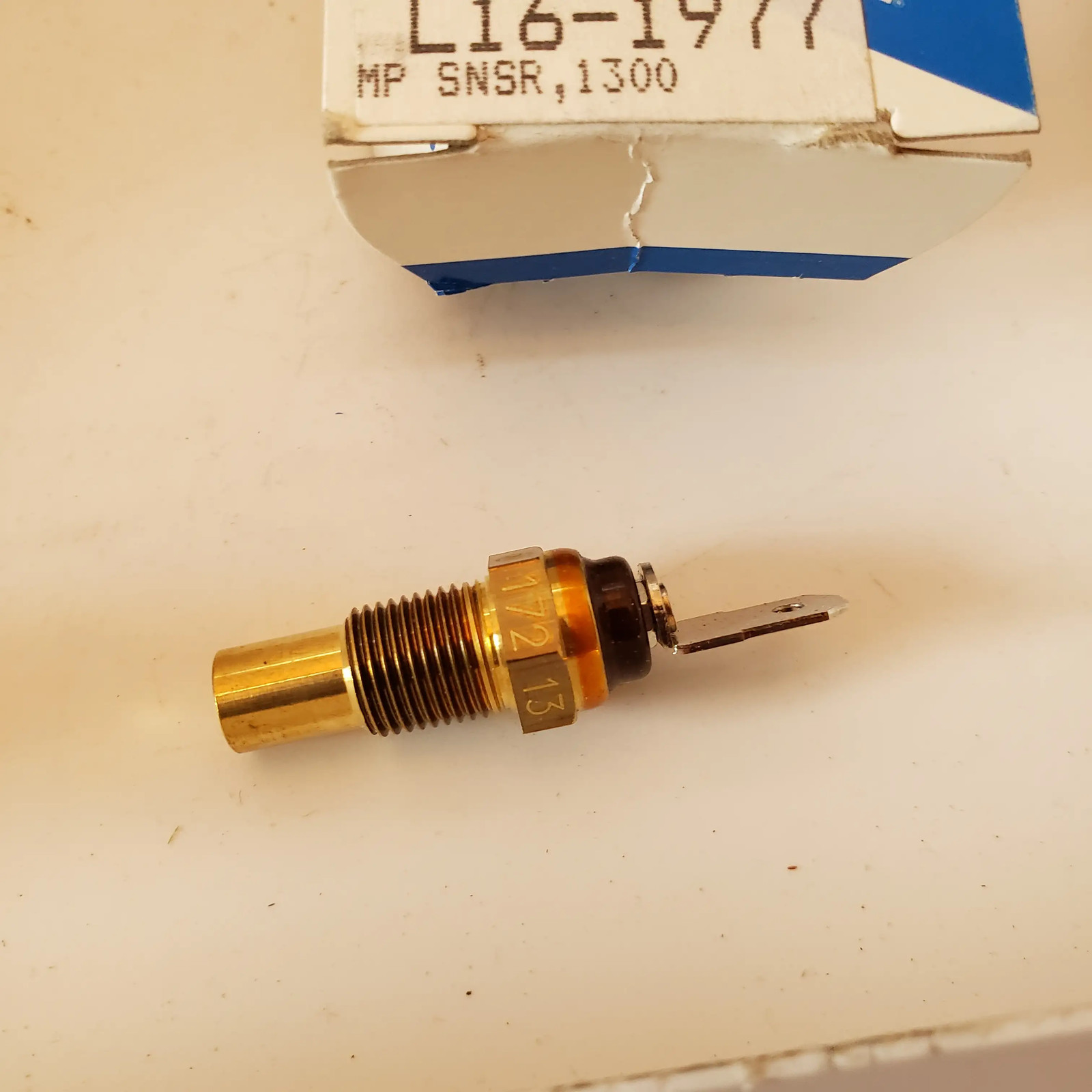 Temperature Sensor Sending Unit Switch Lazorlite L16-1977 NOS