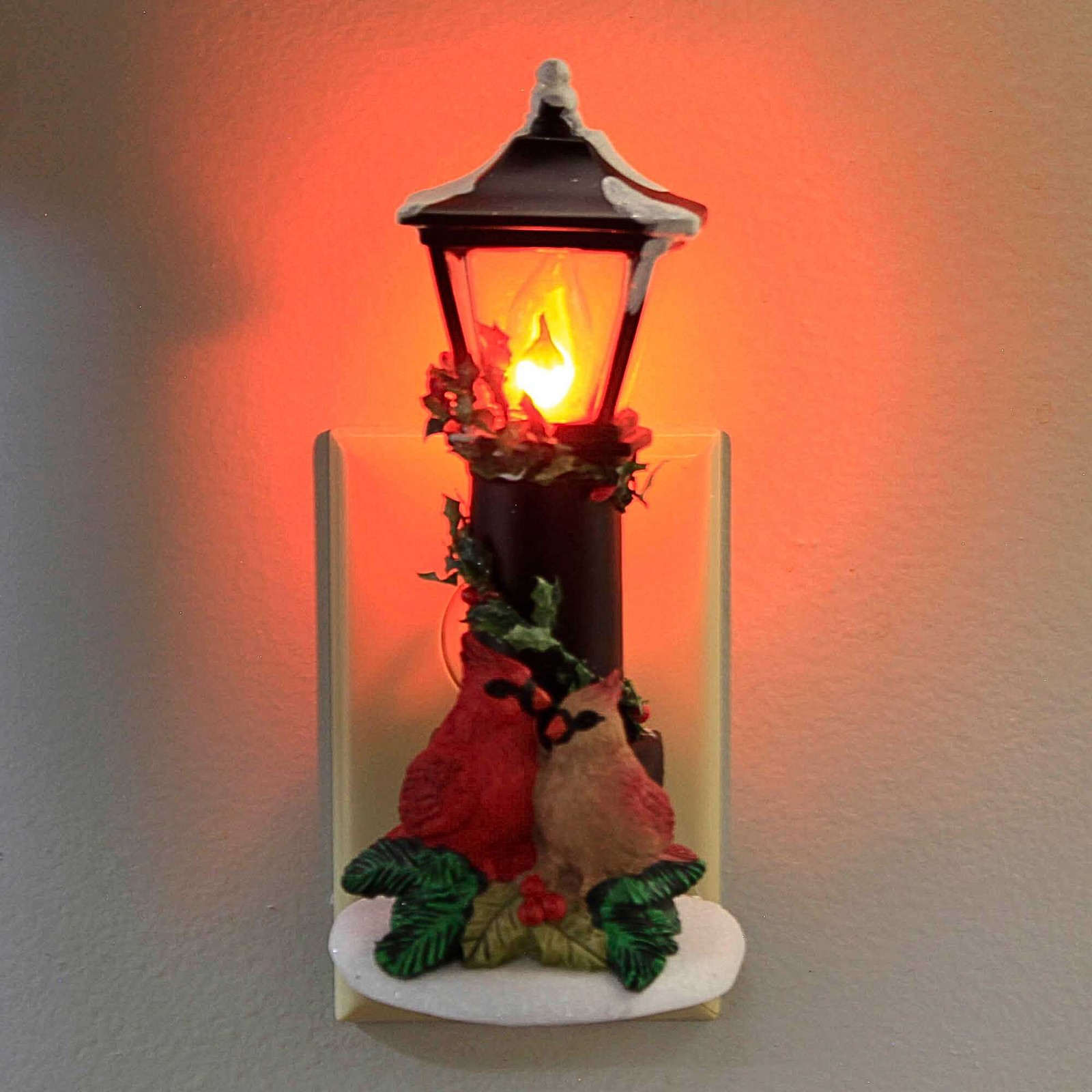Roman Cardinal Lamppost Swivel Plug Nightlight