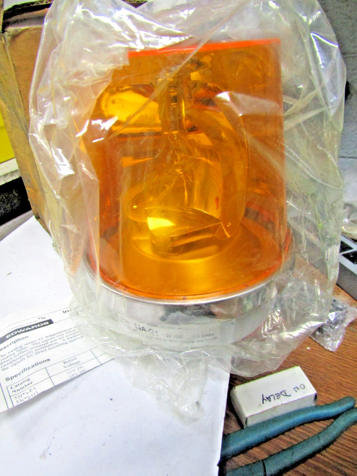 ✌️NEW EDWARDS SIGNALING 53A-G1 AMBER ROTATING LIGHT 24VDC