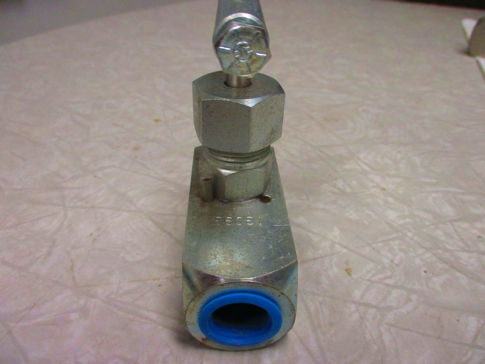 Needle Valve | HEX VALVE HN491S3331413 | 1/2" FNPT | 6185 psi | Integral Seat