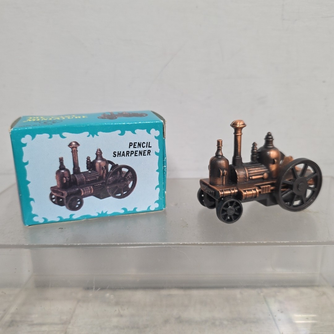 Die cast Pencil Sharpeners Steam Engine Tractor Collectable