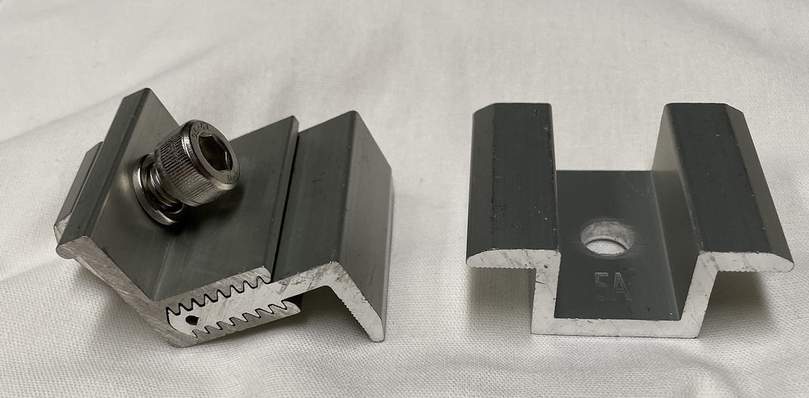 Solar Mounting 20 Mid-Clamps No Hardware & 8 End-Clamps