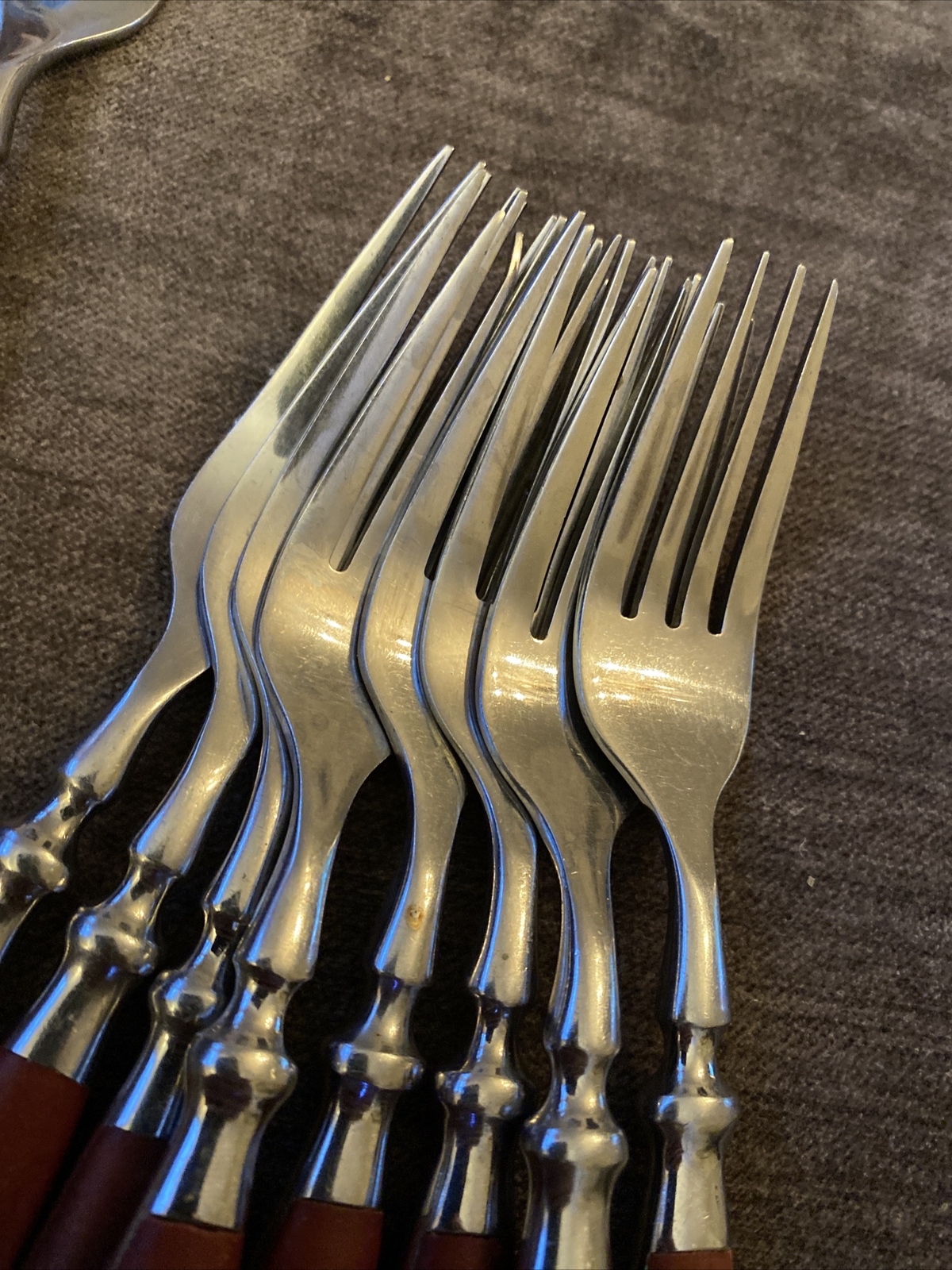 2! Dinner Forks! HAMPTON SILVERSMITHS HSV63 STAINLESS FLATWARE 4 Sets Ava