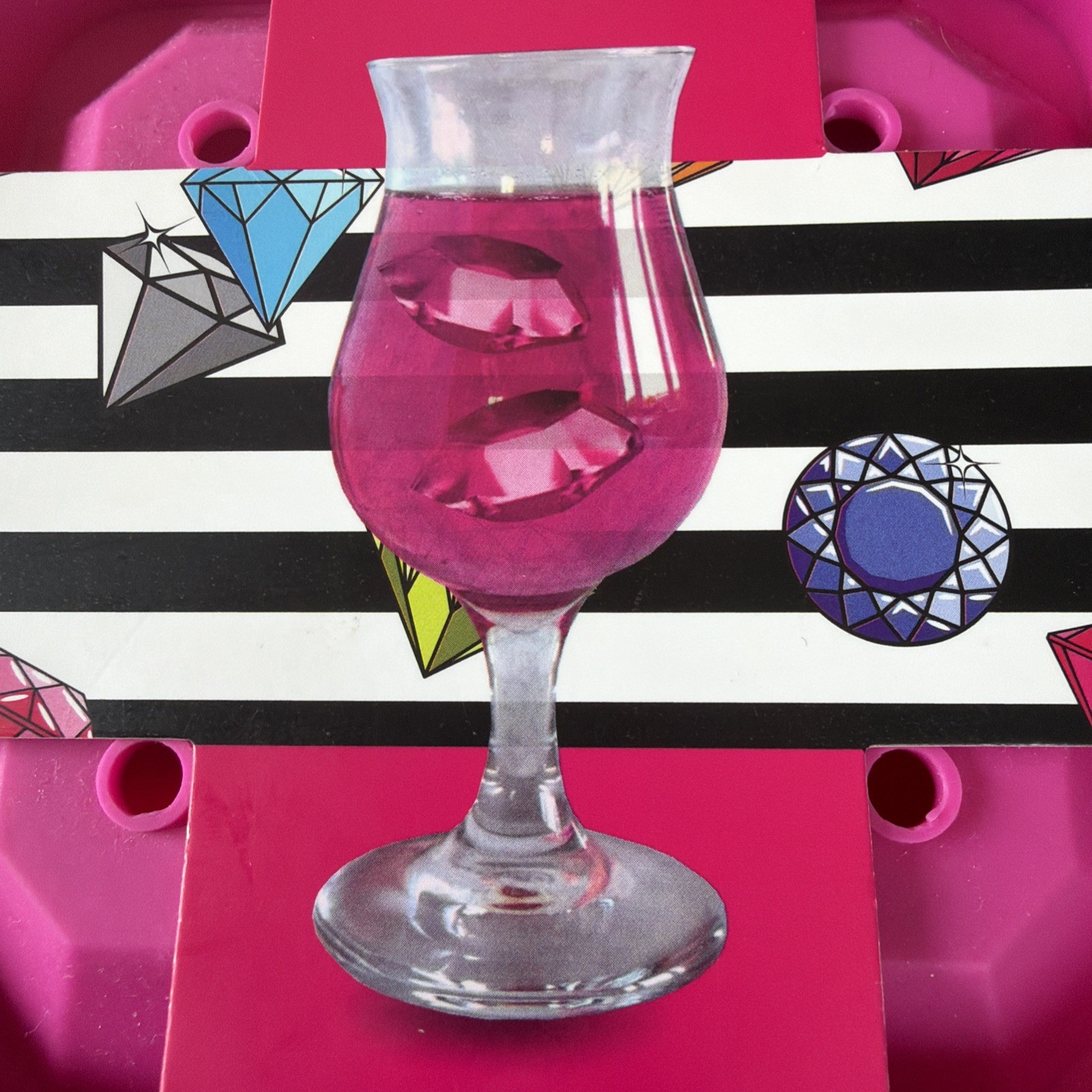 Betsy Johnson 3d Diamond Shape Silicone Ice Mold Makes 4- 2.5 Inch Ice Cubes
