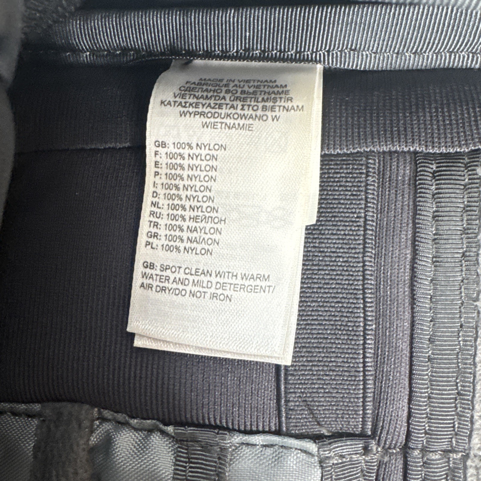 The North Face Iron Peak 28L Backpack - Excellent Condition