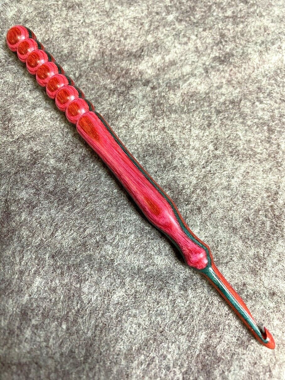 Hand carved Sailors Delight Pink / turquoise  WOOD  YARN  CROCHET HOOK  size G