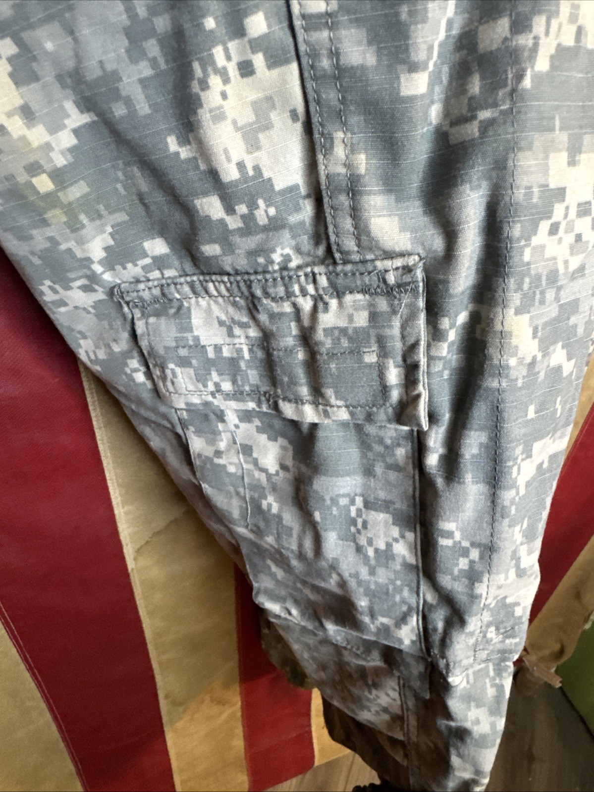 Small Regular - Army Combat Pants ACU Digital Camo USGI 5647