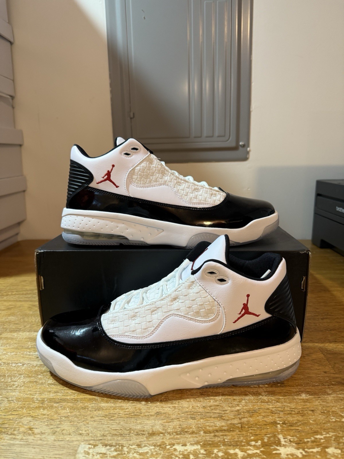 Men Size 11-13 Nike Air Jordan Max Aura 2 Basketball White Black CK6636-102