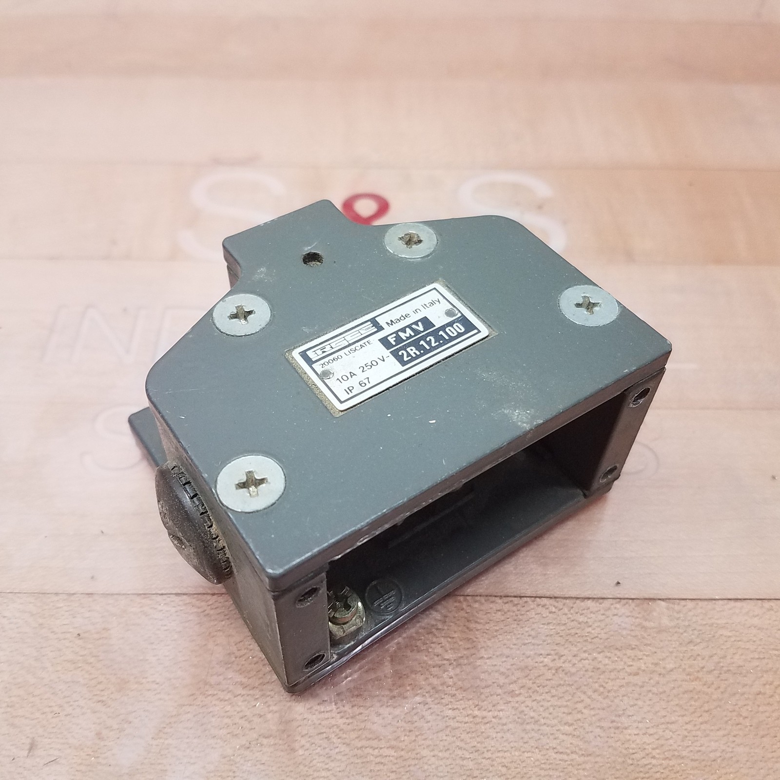 ERSCC 20060 Liscate Switch, FMV, 10A, 250V, IP67 - USED