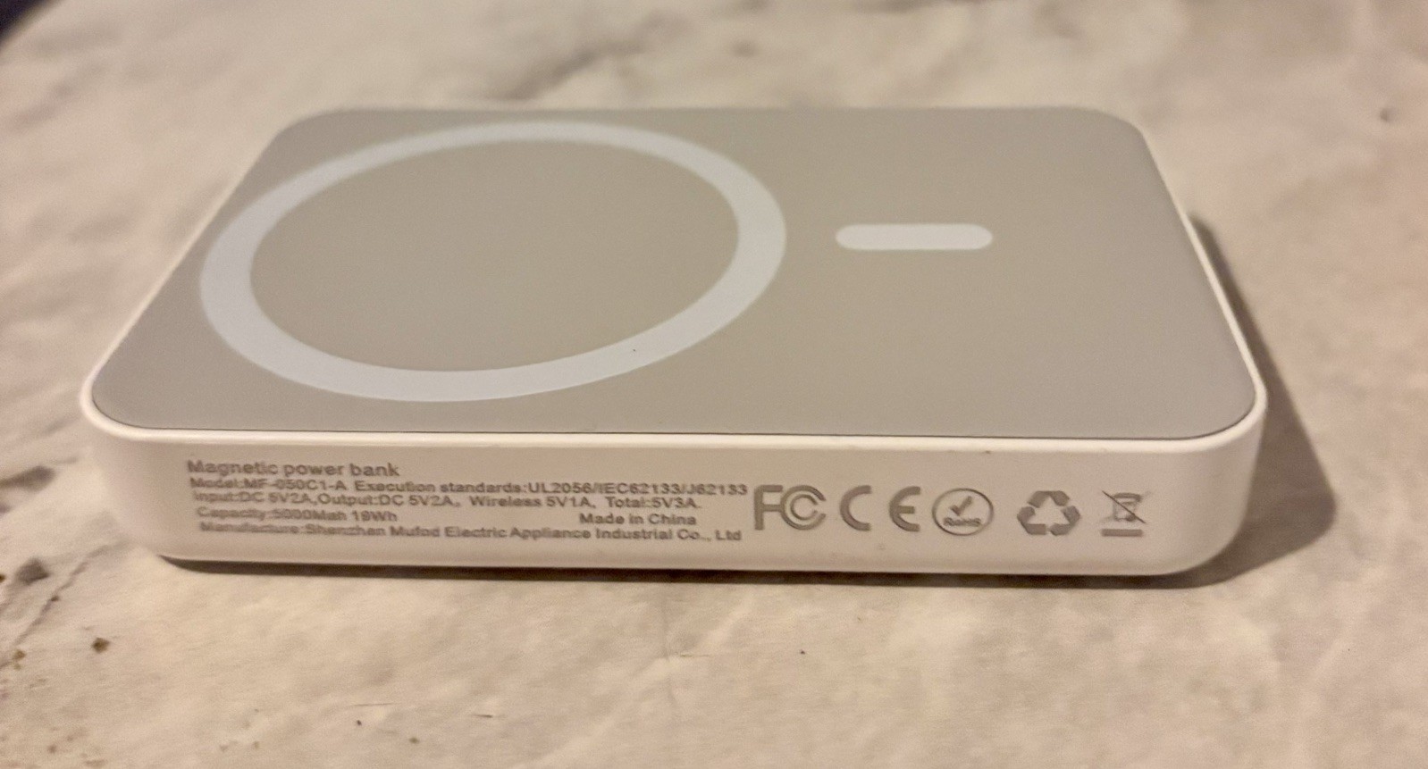 Magnetic 5000 mAh Power Bank - Arctic White