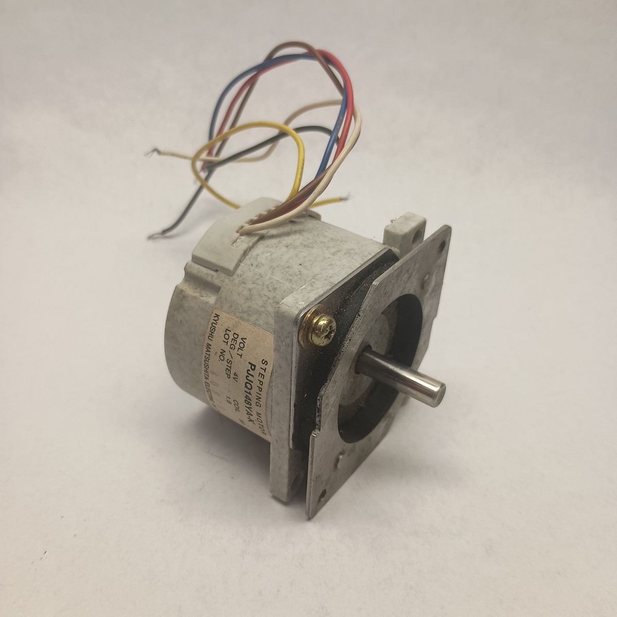 Kyushu Matsushita Stepper Motor PJJQ148YA-K | 1.8° | 4V 5Ω NEMA 17 Style