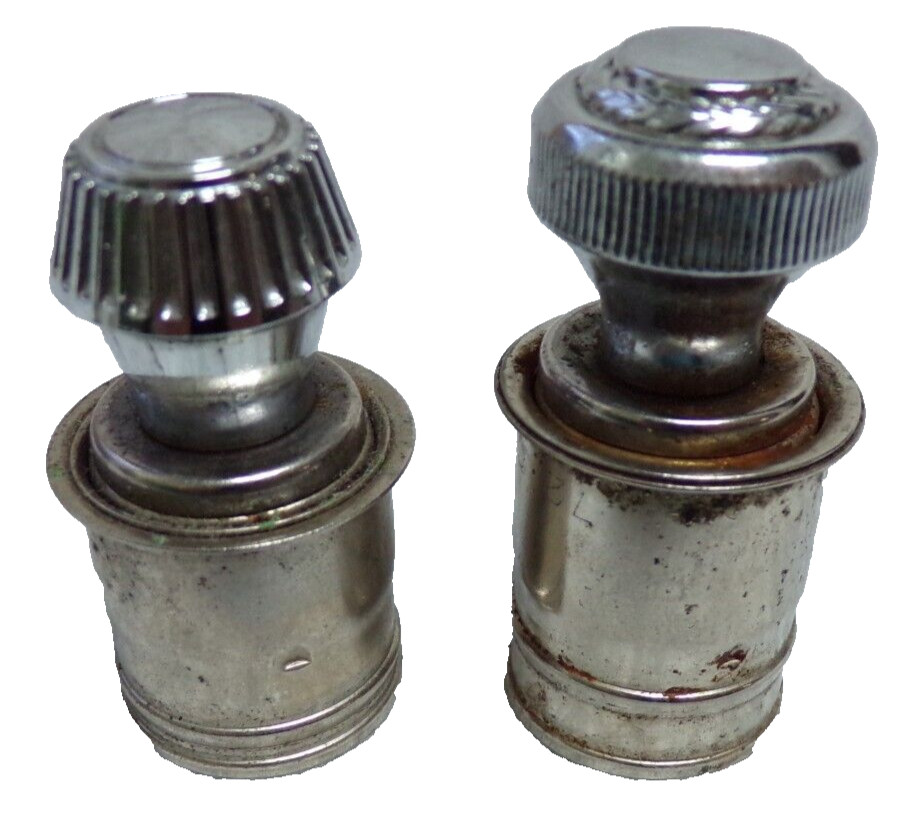 2 VINTAGE 12V CIGARETTE LIGHTERS FROM AUTOMOBILE DASHBOARDS 78-CASCO + 72-CASCO