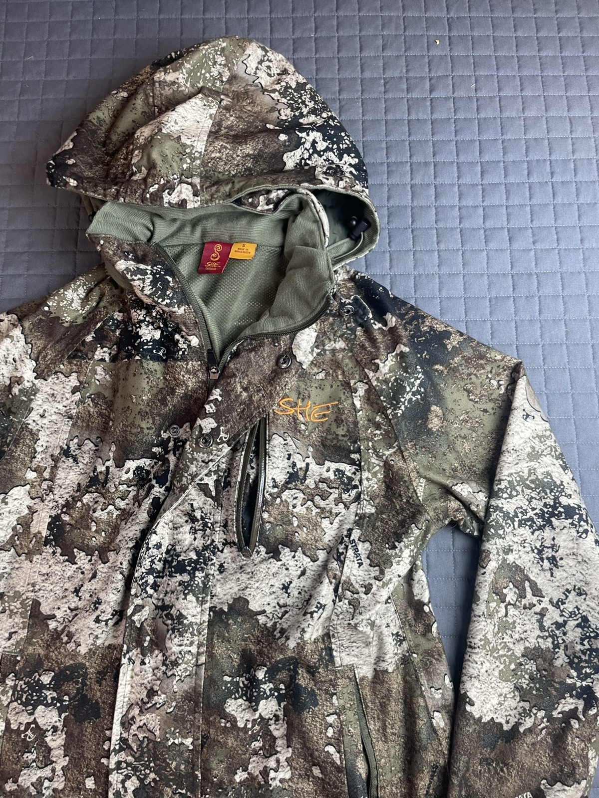 She Outdoor Women's S Jacket Strata Camo Insulated Quilt Lined Hooded Full Zip