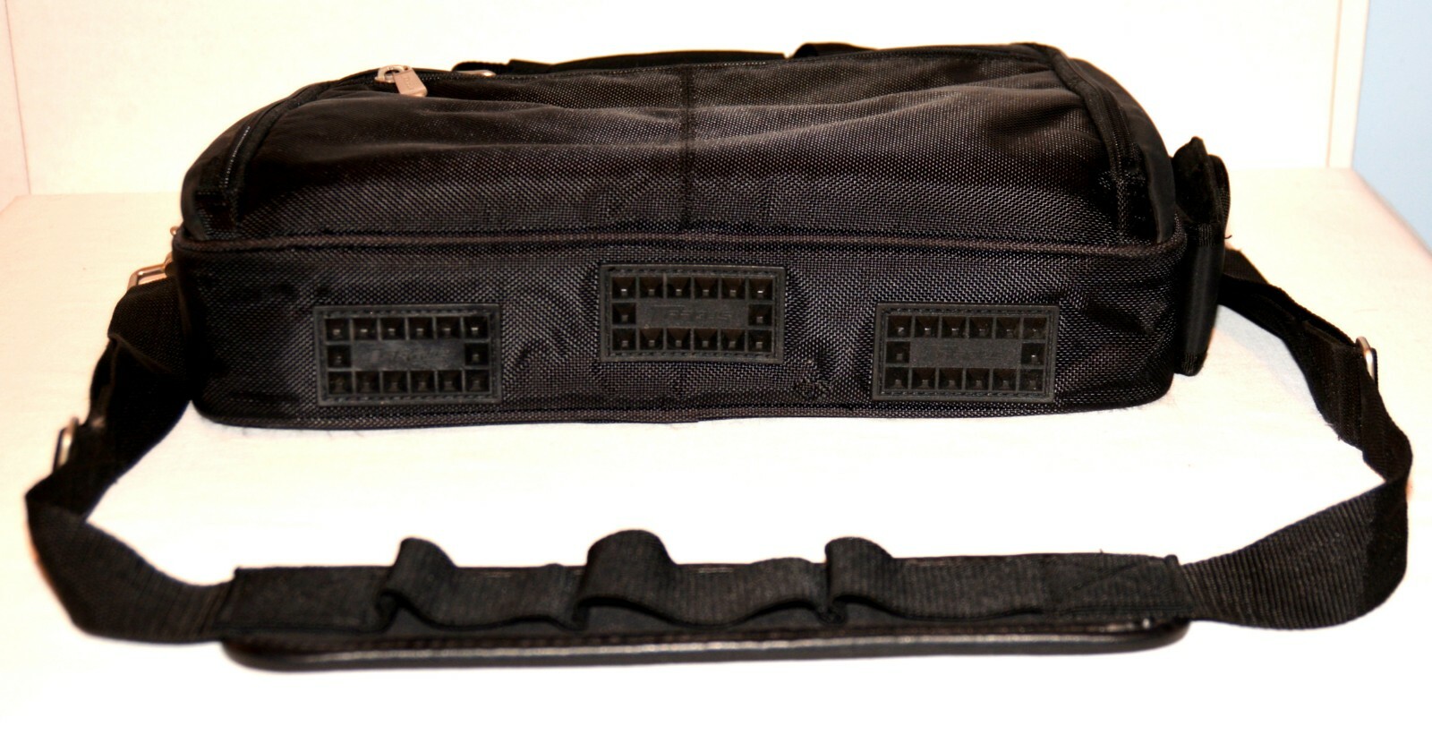 Targus TTL300 Top Loading Air Standard Case – Black - New