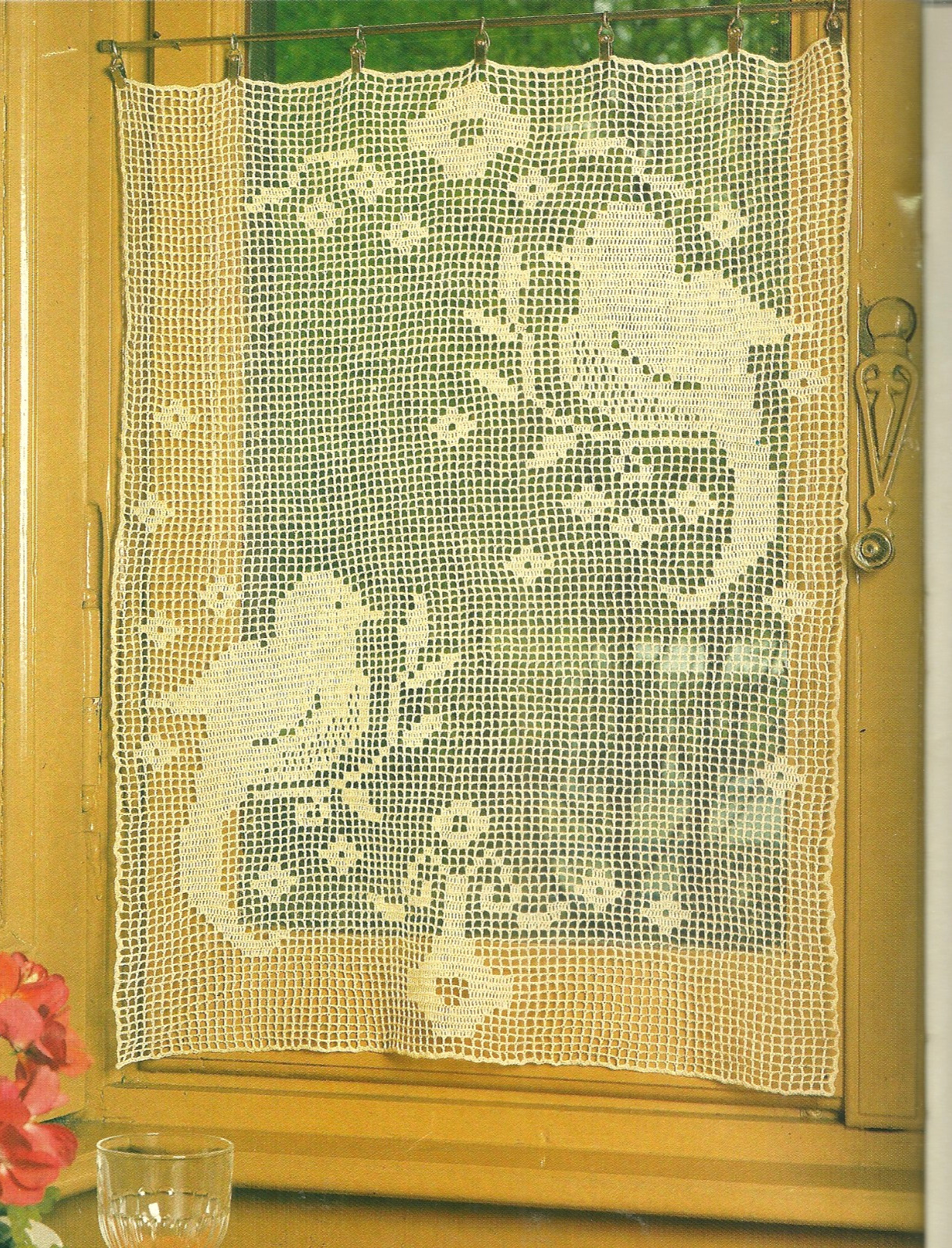 Songbird Curtain CROCHET PATTERN INSTRUCTION pages from a magazine