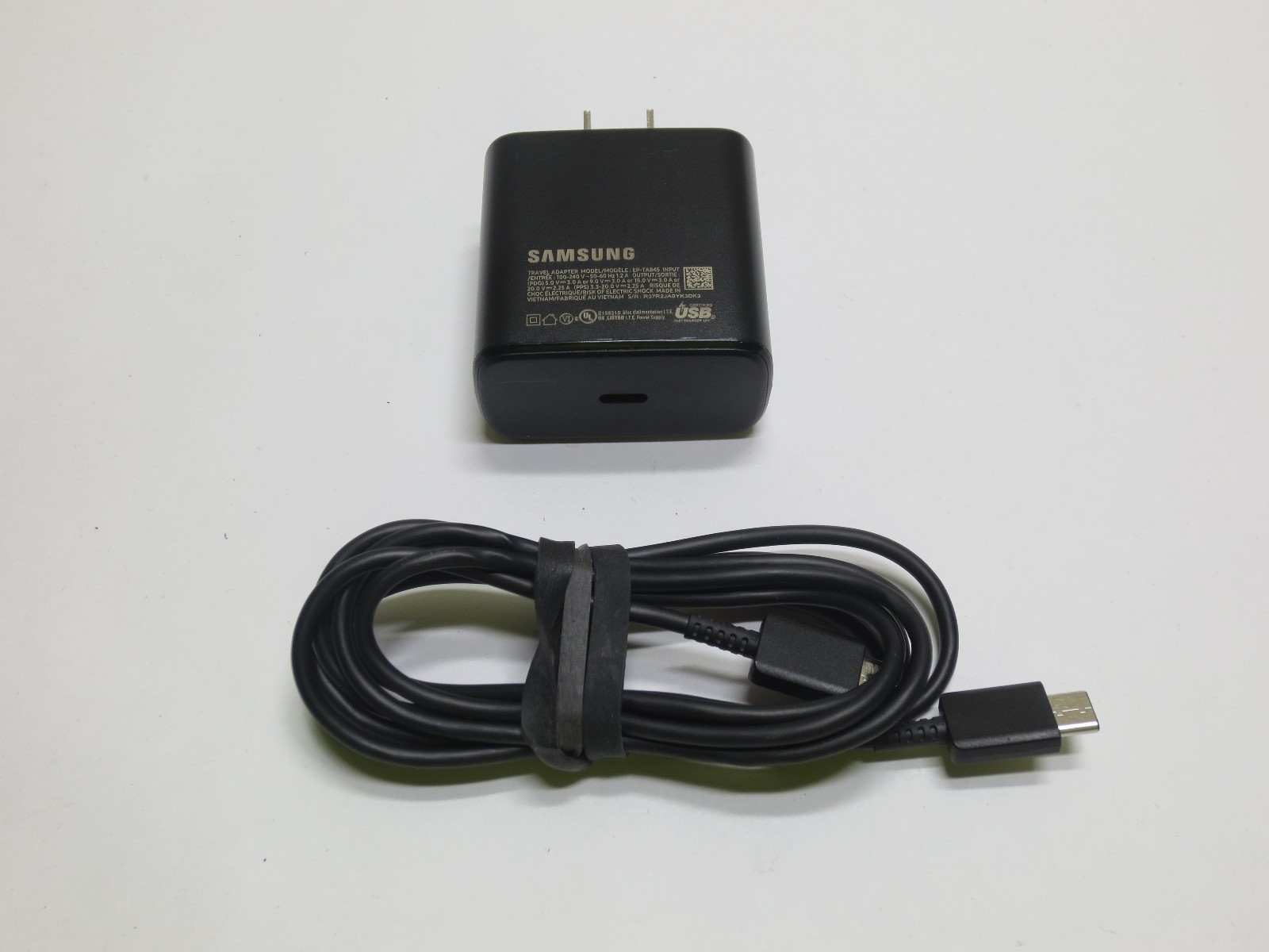Original Samsung 45W USB-C Super Fast Charger (Black) EP-TA845 w/ Cable - Tested