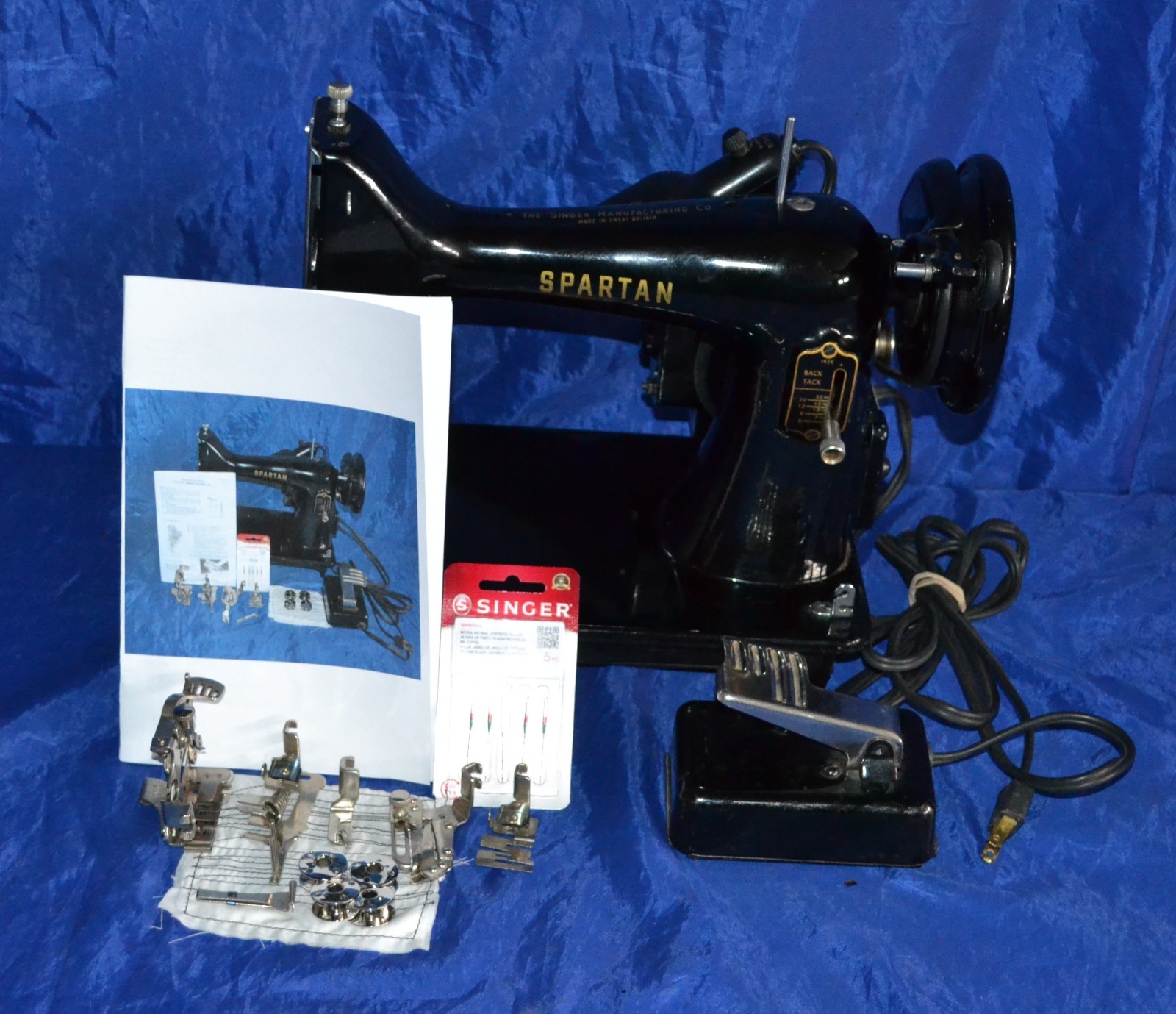 SPARTAN 192 STRAIGHT STITCH SINGER SEWING MACHINE MANUAL FEET SERVICED TESTED