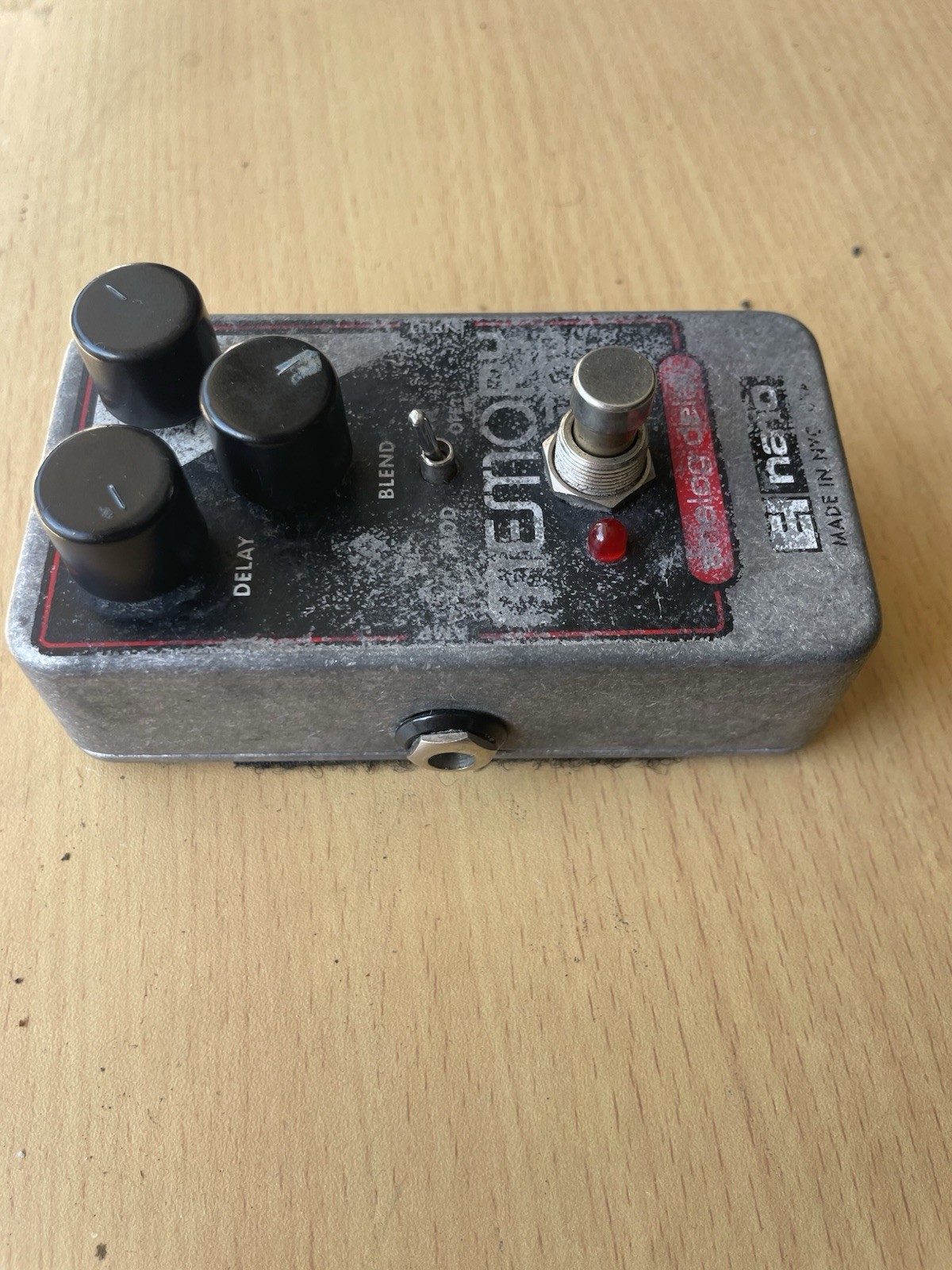 Electro-Harmonix Memory Toy Echo & Chrous Delay Guitar Effect Pedal Tested Works