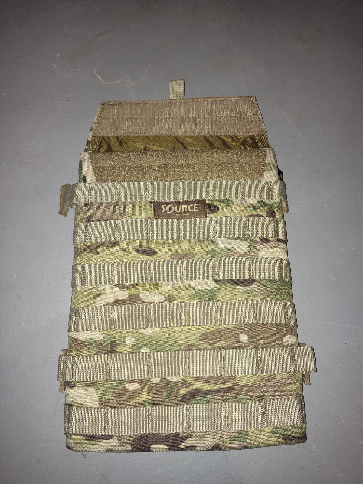 Multicam Source Hydration Back Panel w/ 3L Water Bladder – MOLLE Compatible