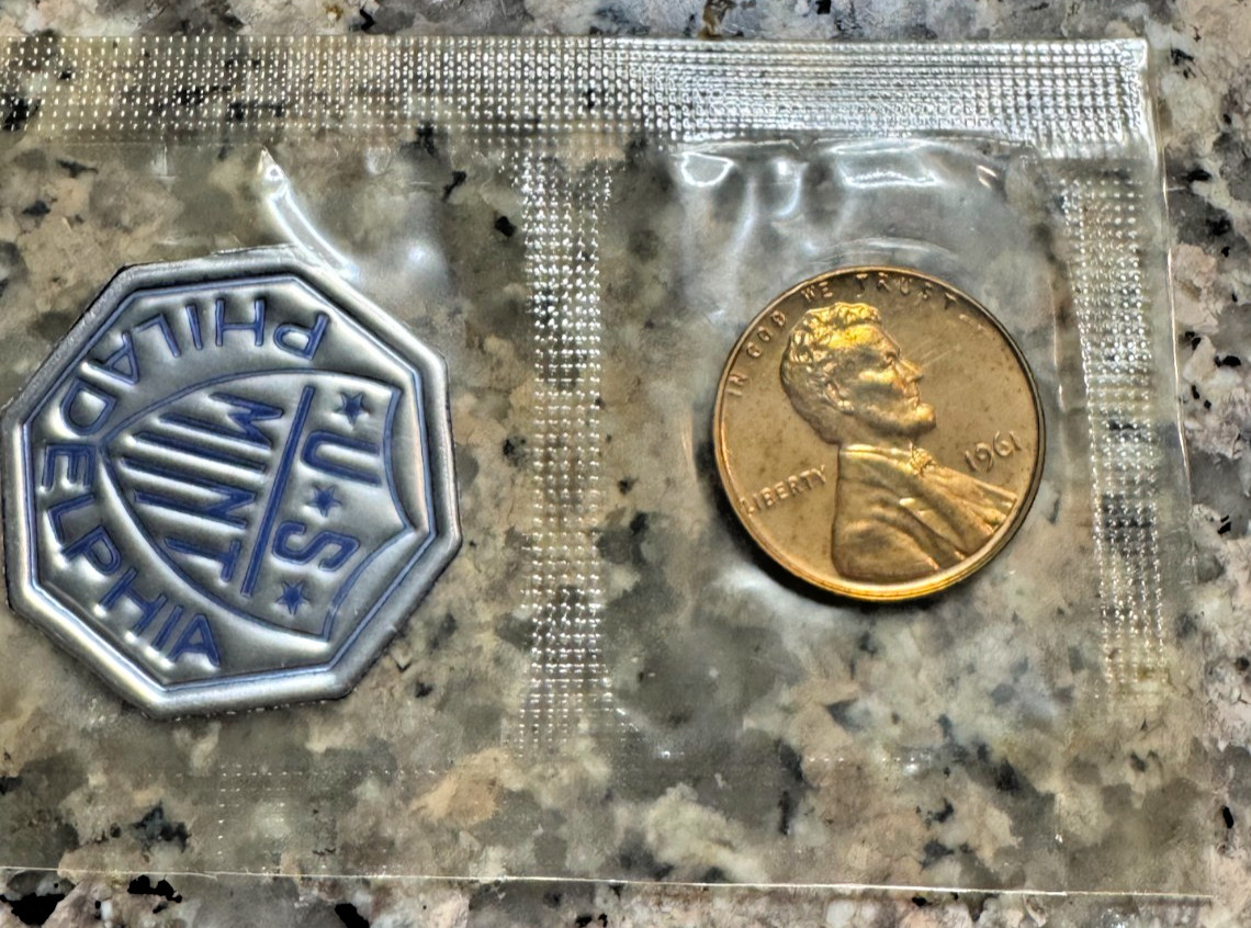 1961 PROOF MEMORIAL CENT BU RED FROM PROOF SET - IN CELLO from US MINT