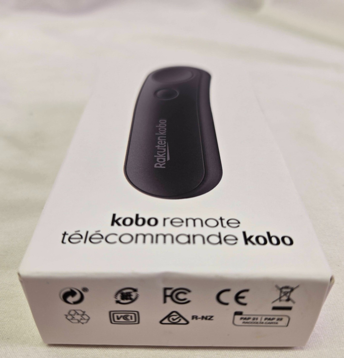 Kobo Remote Black N257-AC-BK-U-PL Bluetooth Tablet Page Remote Controller NEW