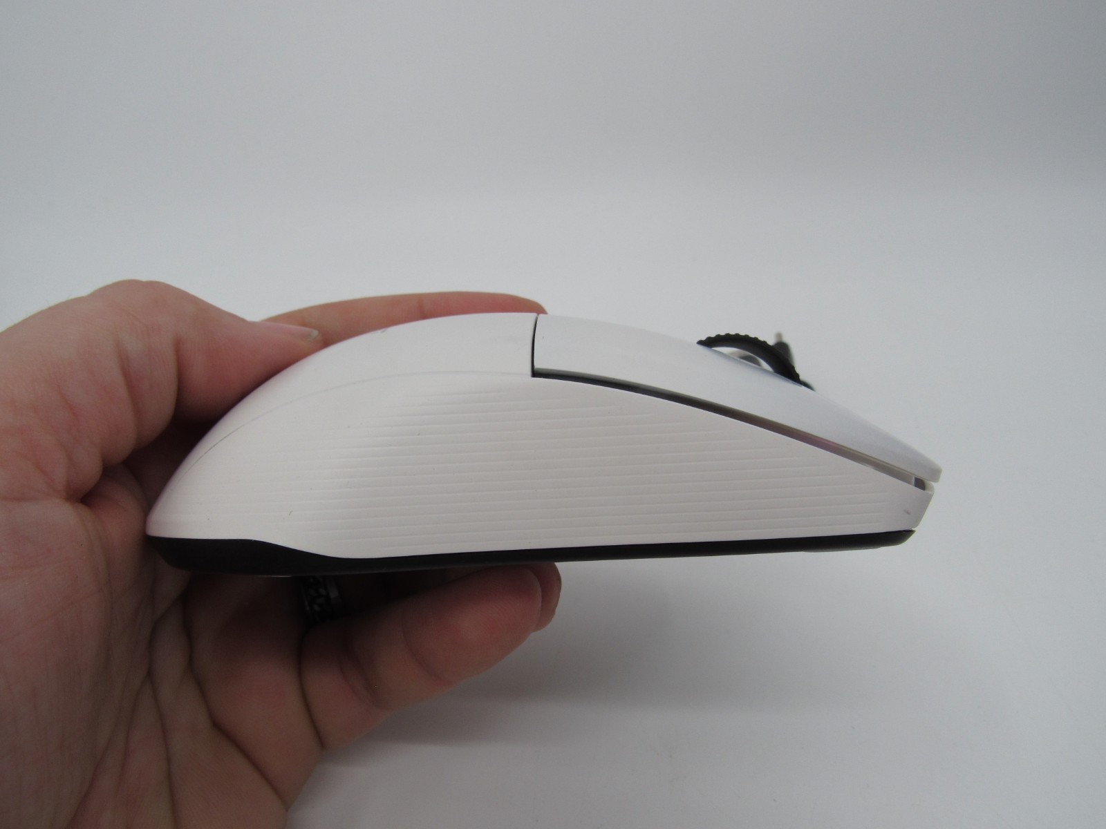 ROCCAT Kone Pro Air Wireless Bluetooth Gaming Mouse 5-Button White Read