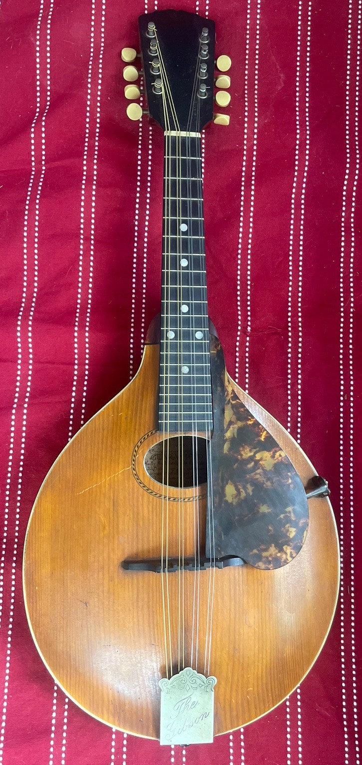 The Gibson 1917 Model A 8 String Mandolin & Case All Original Sounds Great !