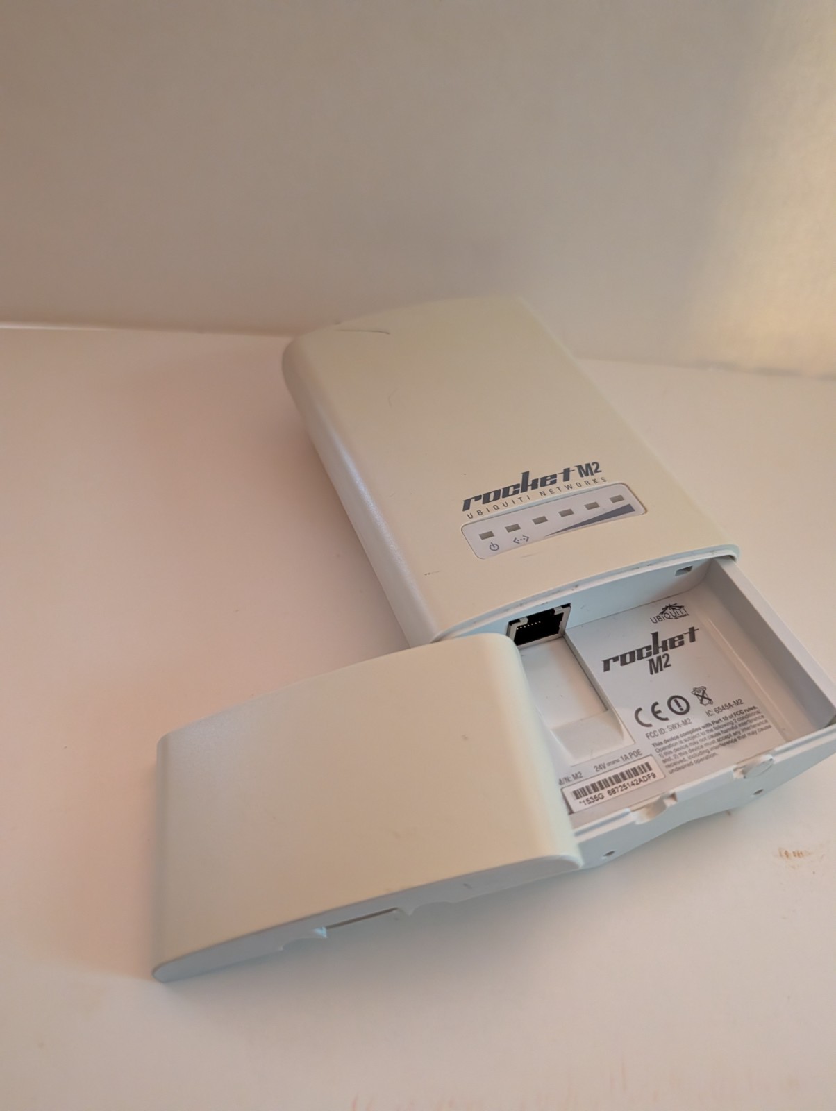 Ubiquiti Rocket M2 - XM Chipset - Updated V6.3.24 - Read Desc: 10Mbps Ethernet