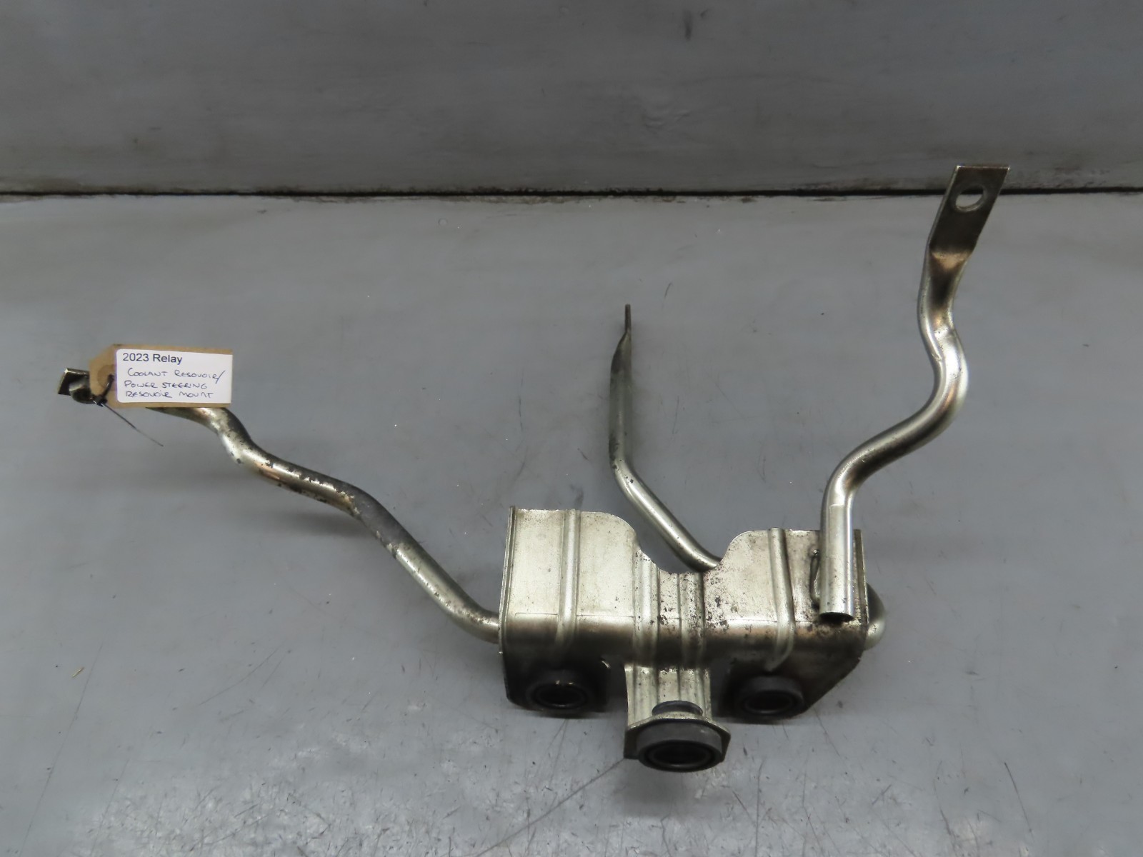 2023 Citroen Relay 2.2HDI Coolant Power Steering Reservior Mount