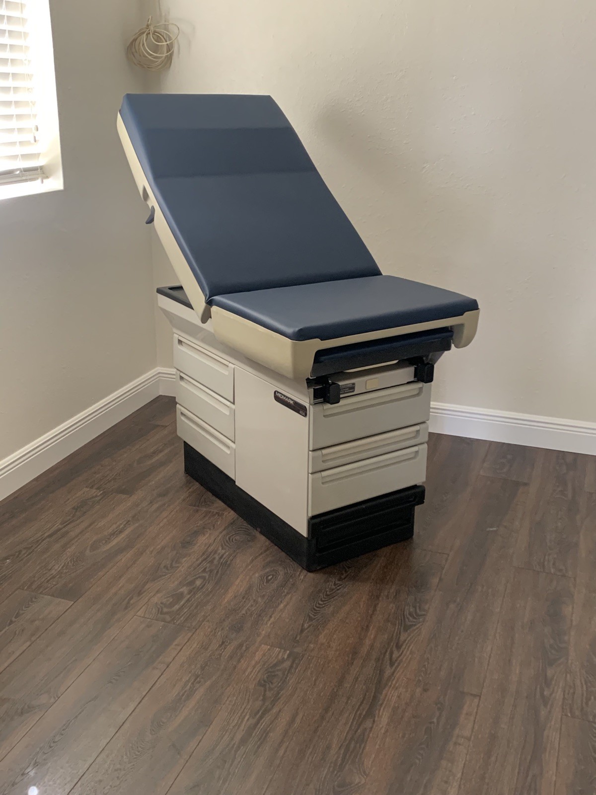 Midmark Ritter 404 Exam Table - Refurbished BEAUTIFUL!!!!