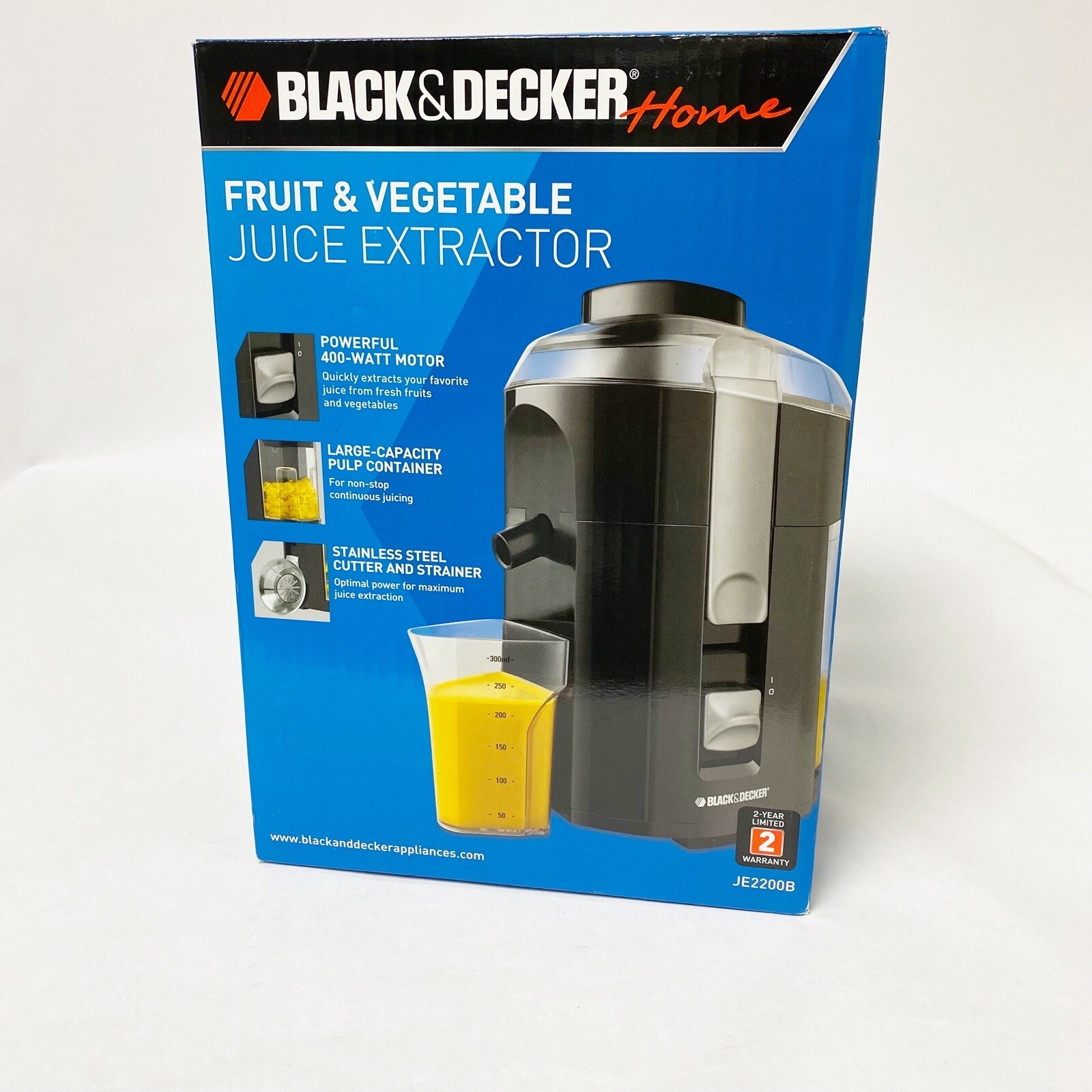 BLACK+DECKER 400-Watt Fruit and Vegetable Juice Extractor Juicer Black JE2200B