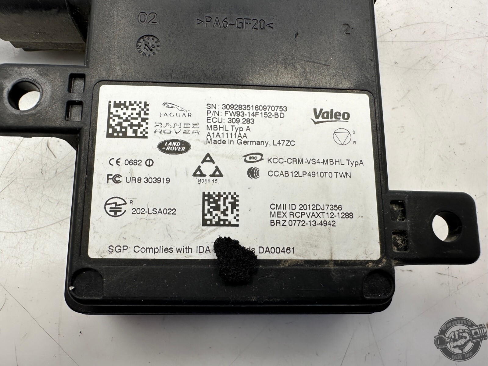2017-2020 JAGUAR XE XF F-PACE REAR LEFT / RIGHT BLIND SPOT SENSOR CONTROL MODULE