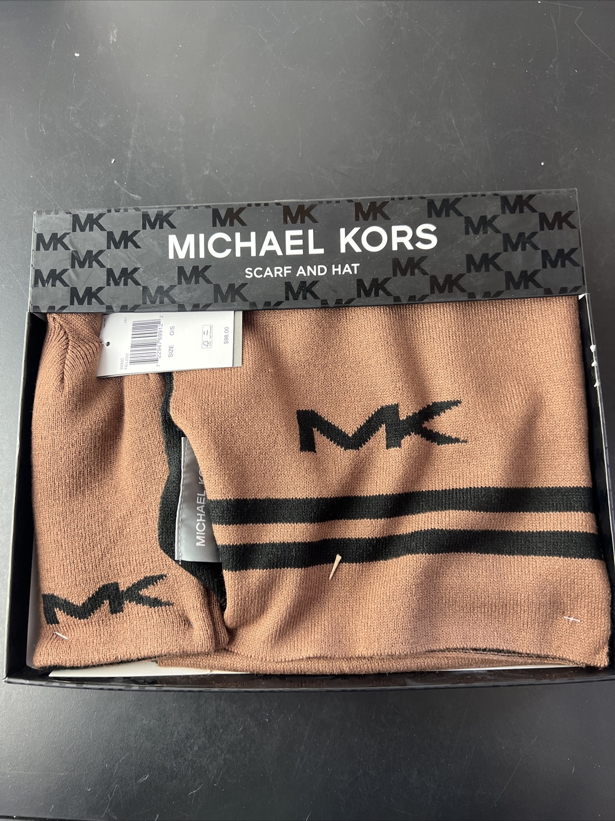 NIB MICHAEL KORS SCARF And REVERSIBLE HAT SET.  Retail $98.00