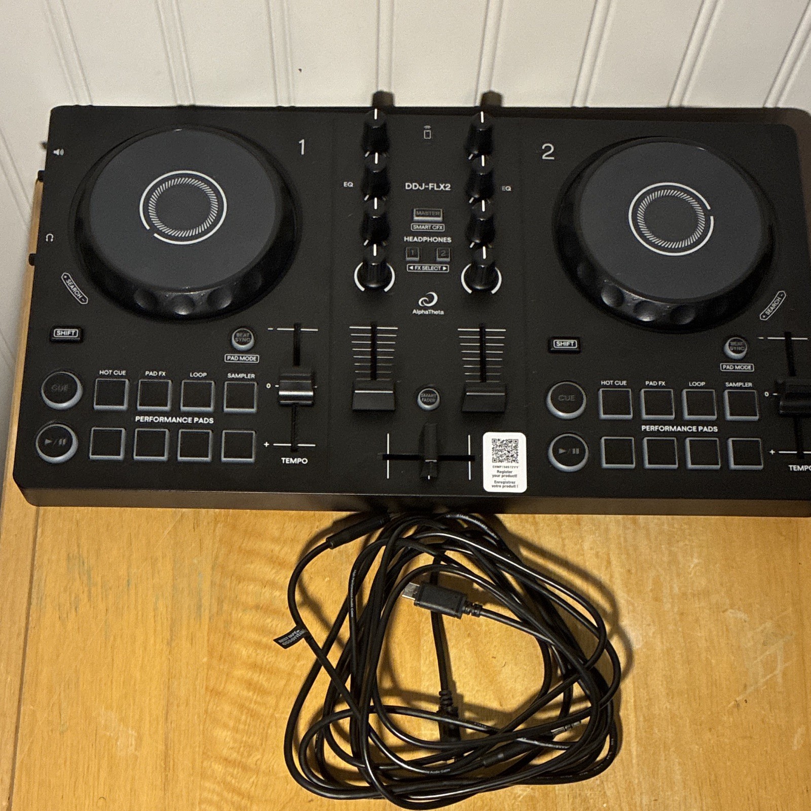 AlphaTheta DDJ-FLX2 2-Deck 2-Channel USB Powered DJ Controller, 8 Pads, Black