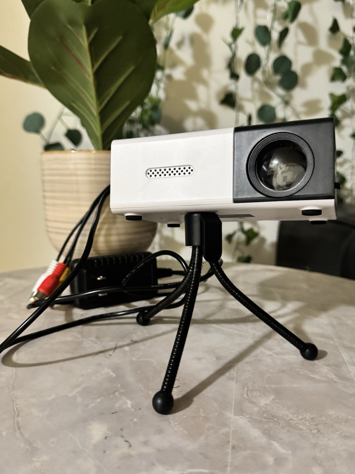 Mini LED Projector Home Theater HDMI USB AV Portable Video Projector