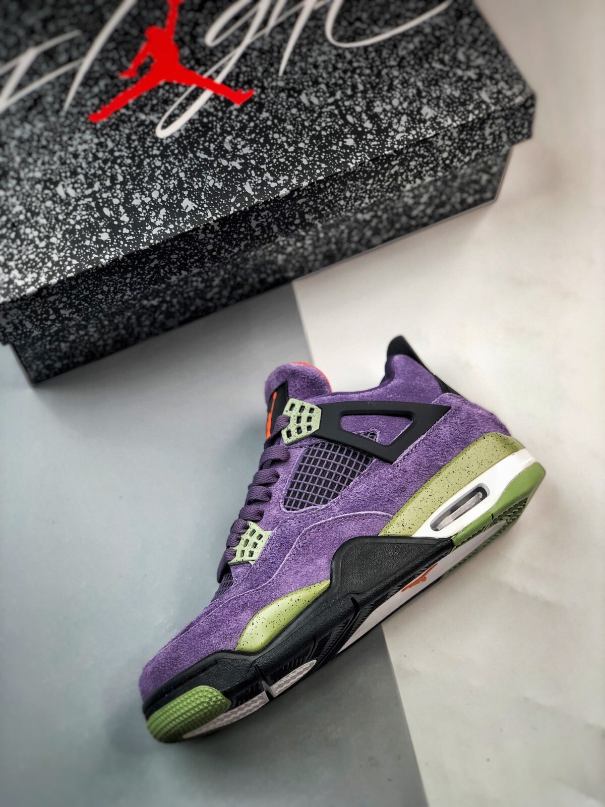 Air Jordan 4 Retro“Canyon Purple”Canyon Purple suede/First color scheme