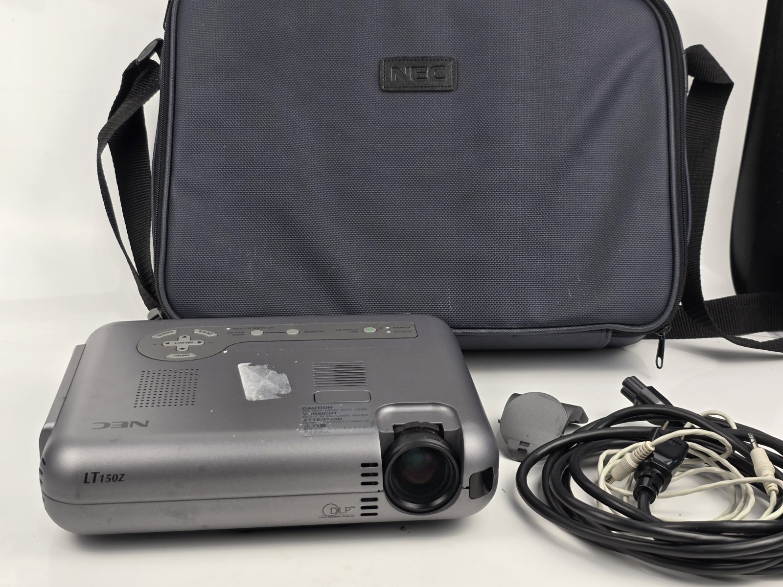 NEC LT150Z DLP Projector Portable XGA w/ Case Cables