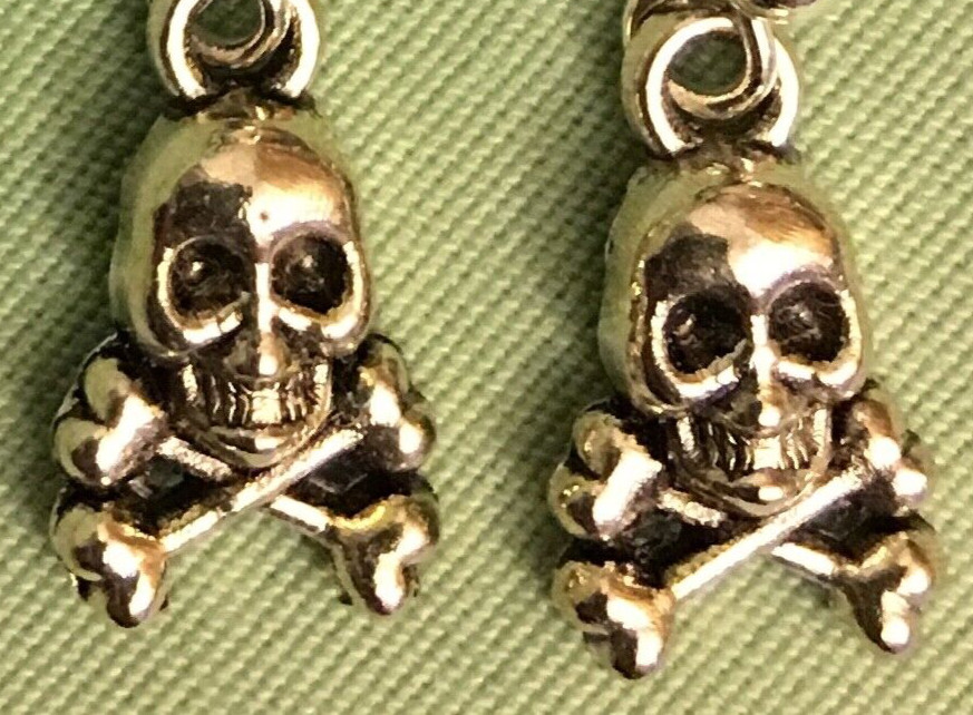 SKULL & CROSSBONES STITCH MARKERS, Set of 2 - Pewter Charm on SP Ring KNIT