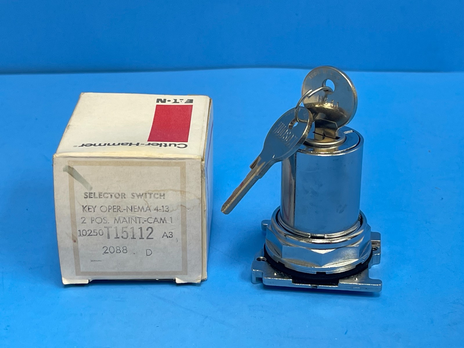 Cutler Hammer 10250T15112 30mm 2-Position Maintained Keylock Selector Switch