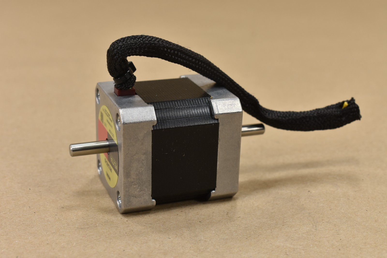 Oriental Motor Vexta PK545-B, 5-Phase Stepper Motor, 0.72°/Step, DC 0.75 A
