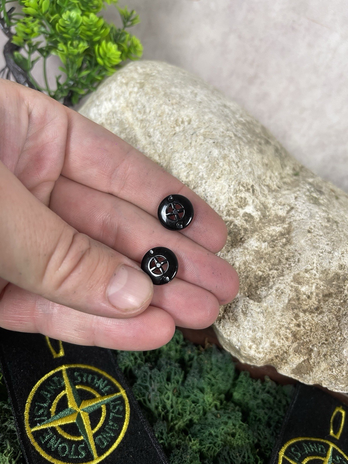 STONE ISLAND Badge +2 Buttons Black Logo Patch Compass