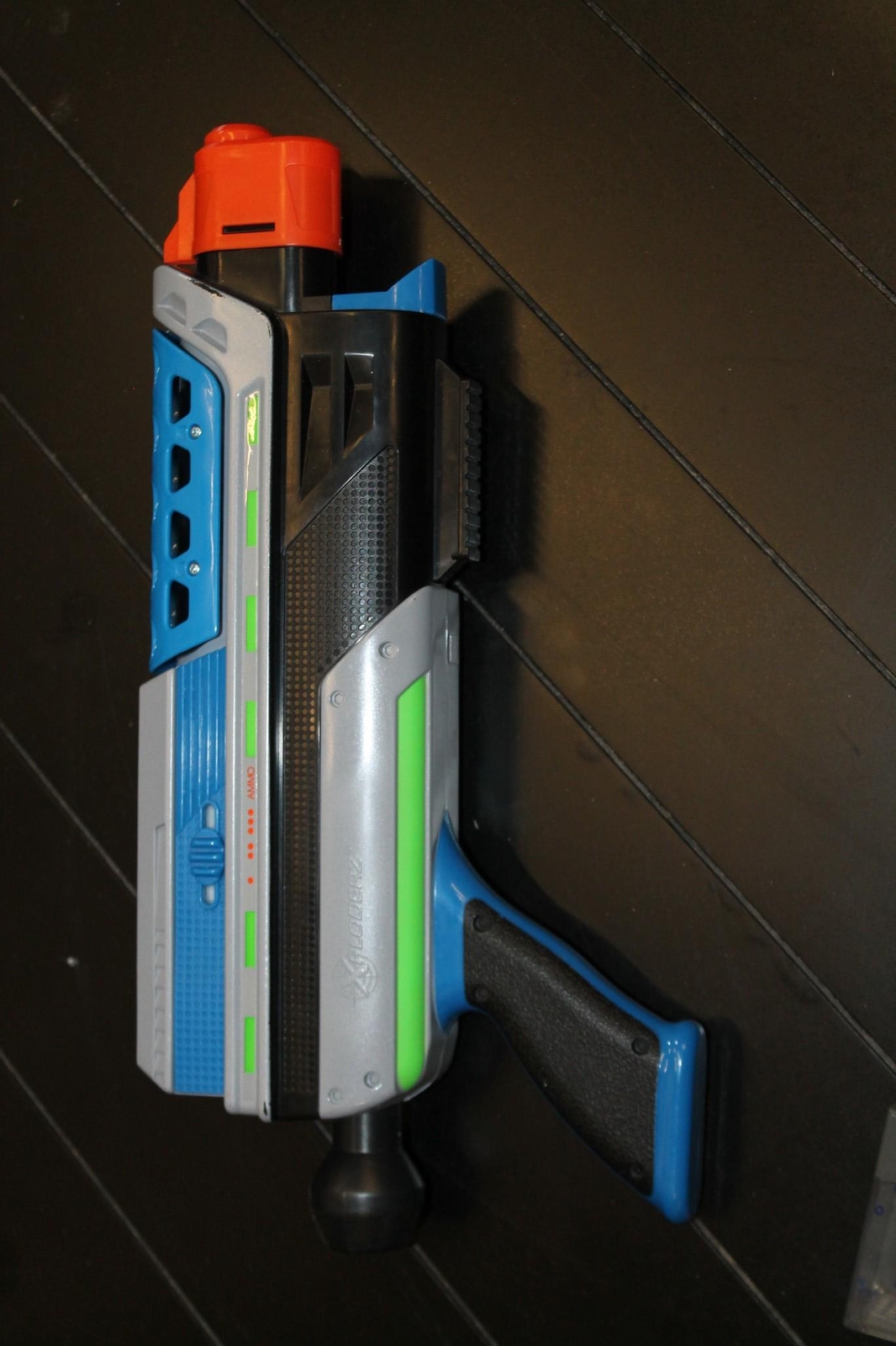 Xploderz Gun Invader X3 With Target Item No #46025