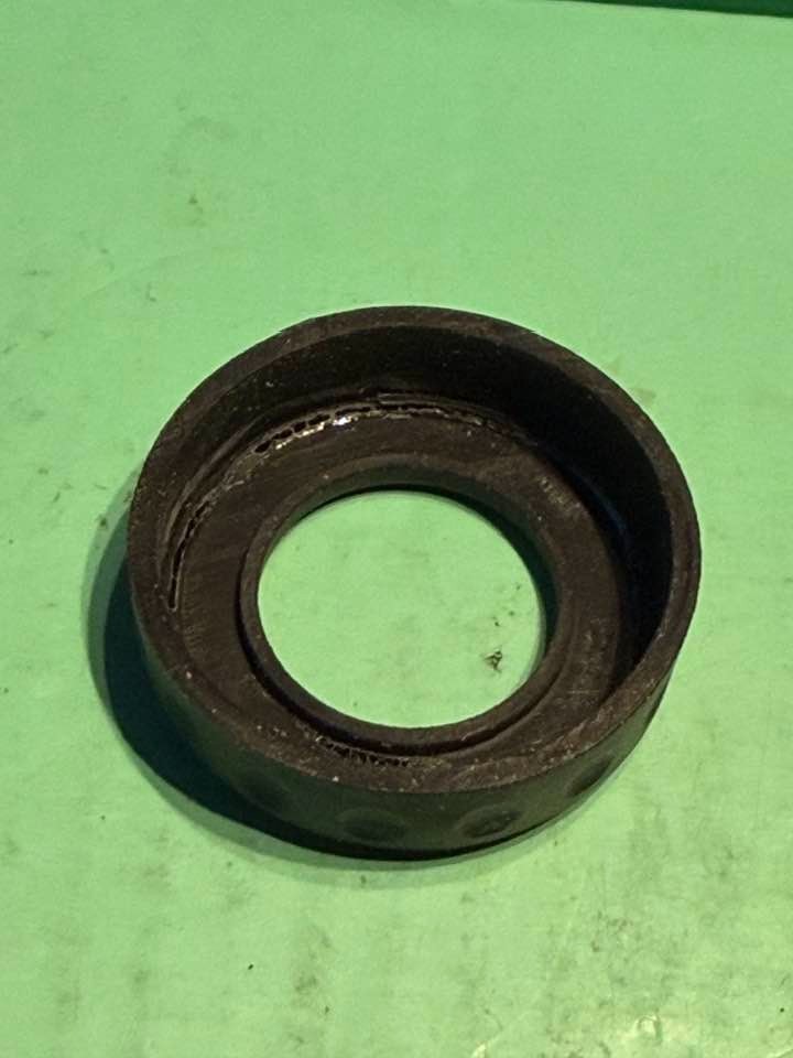 ORIGINAL OEM EYE CAP FOR LEUPOLD GX-1i GOLF RANGEFINDER.