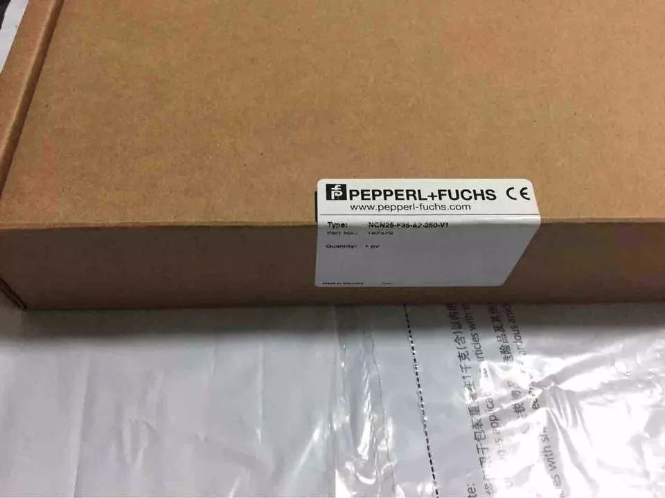 1PC PEPPERL+FUCHS  NCN25-F35-A2-250-15M-V1 New In Box ALL NEW