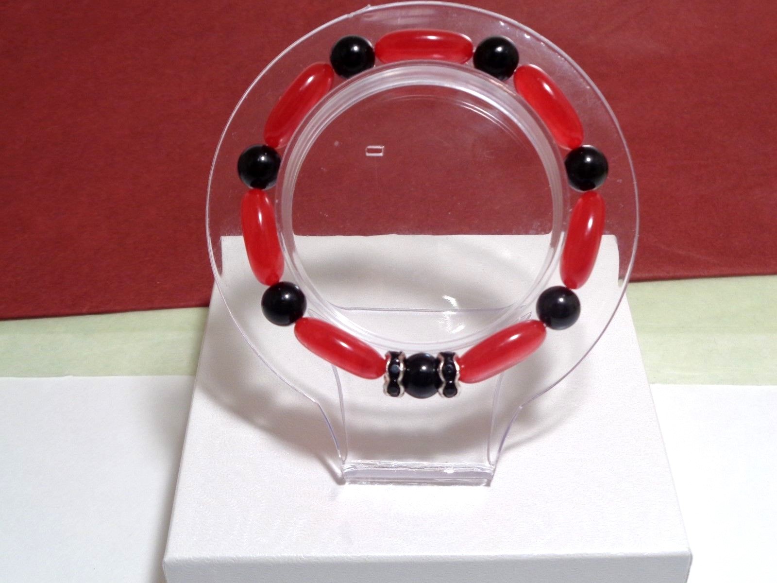 Handcrafted red & black agate gemstone bead stretch bracelet 7.25 inches