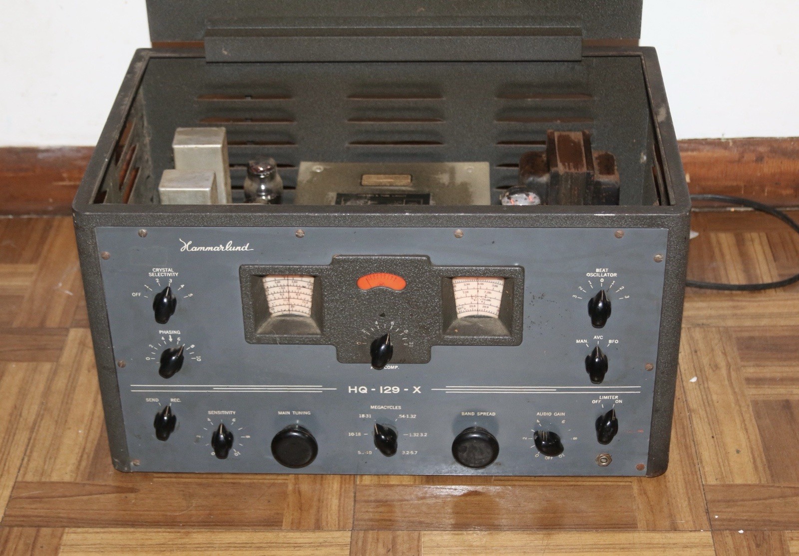 Ham Receiver  Hammarlund HQ-129-X  HF Communications Receiver - TUBE - Power up