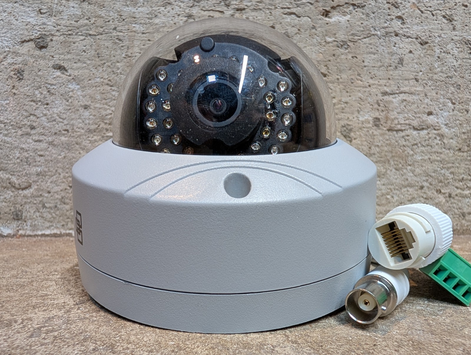 Interlogix TruVision TVD-5302 HD IP Security Dome Camera PoE RESET & TESTED!!