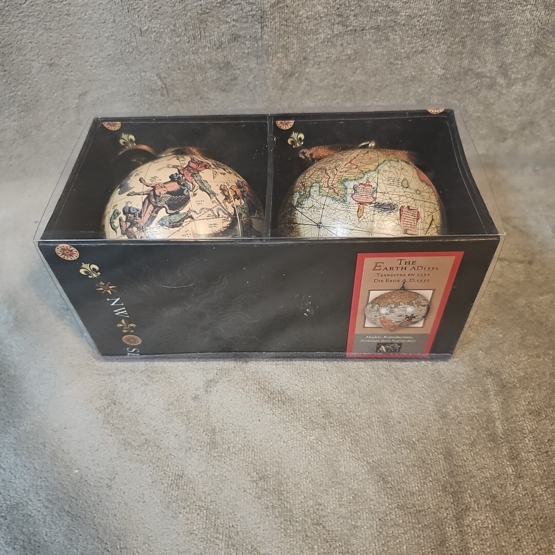 EARTH & HEAVENS Ornaments Authentic Models (GL032) Maps Atlases Globes